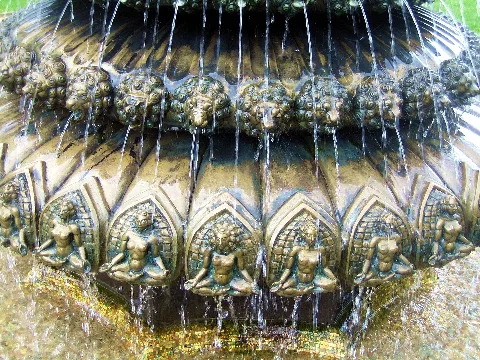 "Indischer Brunnen" (so called "Indian Fountain") in Berlin-Mitte (Germany). Destroyed 1942 in World War II. Re-designed in 1994/1995 by Gerald Matzner. Details.