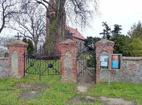 Buchar Friedhofstor