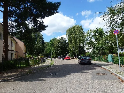Buckow Bernsteinring 001