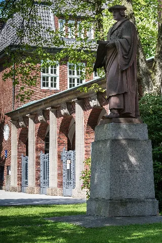 Bugenhagendenkmal (Hamburg Winterhude).21908.Ajb