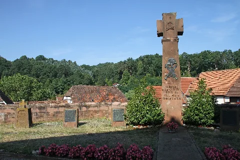 Bundenthal Kriegerdenkmal Bei Pfarrkirche 01 Gje