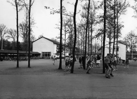 Bundesarchiv B 145 Bild F008183 0002, Espelkamp Westfalen, Gymnasium