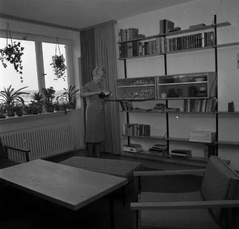 Bundesarchiv B 145 Bild F011043 0002, Sprendlingen, Neubaugebiet, Wohnraum