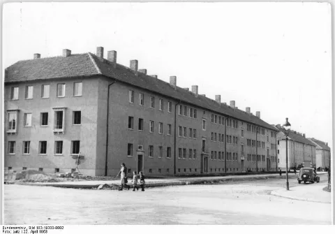 Bundesarchiv Bild 183 19300 0002, Erfurt, Neubaugebiet, Wohnblocks