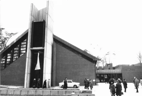 Bundesarchiv Bild 183 1983 1130 038, Schwerin, Großer Dreesch, Katholisches Gemeindezentrum