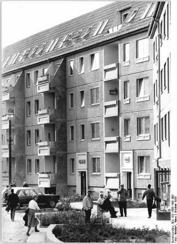 Bundesarchiv Bild 183 1986 1031 001, Erfurt, Wohnungsbaureihe 85