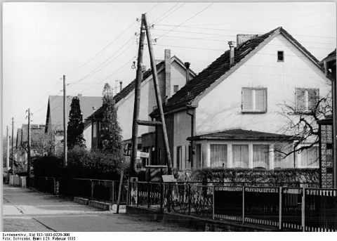 Bundesarchiv Bild 183 1990 0226 308, Berlin, Oberspreestraße, Einfamilienhäuser