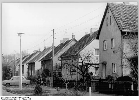 Bundesarchiv Bild 183 1990 0226 309, Berlin, Oberspreestraße, Einfamilienhäuser
