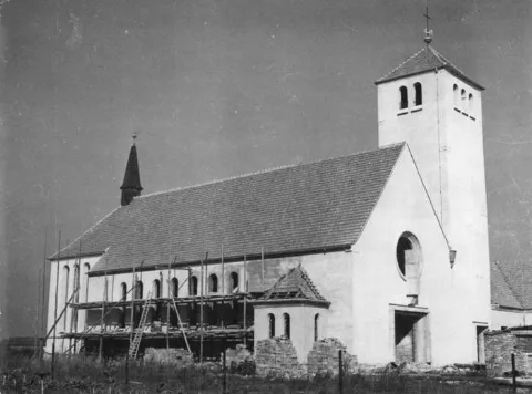 Bundesarchiv Bild 183 21836 0013, Dessau, Neue Kirche
