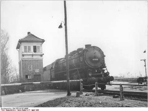 Bundesarchiv Bild 183 30187 0006, Dampflok 43 022 (Br 43)