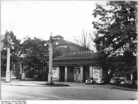 Bundesarchiv Bild 183 40426 0001, Leipzig, Haus Auensee, Eingang