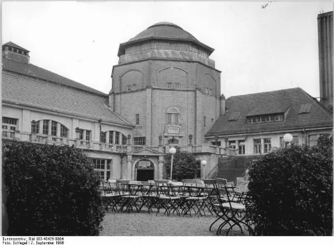 Bundesarchiv Bild 183 40426 0004, Leipzig, Haus Auensee, Terrasse
