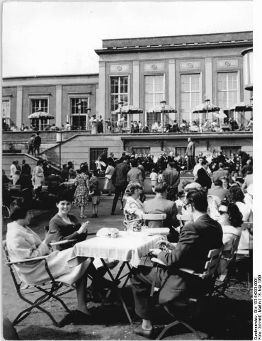 Bundesarchiv Bild 183 64293 0001, Berlin, Treptow, Gaststätte "Zenner"