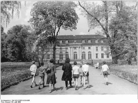 Bundesarchiv Bild 183 C0603 0039 005, Dessau, Schloss Mosigkau, Parkanlage