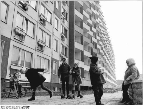Bundesarchiv Bild 183 J0315 0004 001, Erfurt, Johannisplatz, Neubauten, Wohnblocks