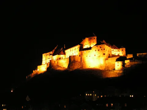 Burg Burghausen Bei Nacht