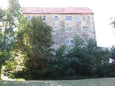 Burg Magenheim Nordfassade 20120909