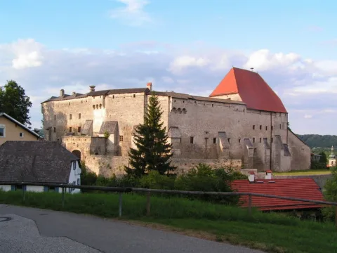 Burg Tittmoning (Landkreis Traunstein) Geo En.hlipp.de 11898