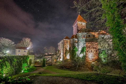Burg Wernberg Bei Nacht