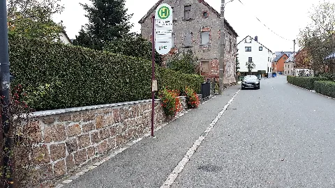 Bushaltestelle Friedrichsgruen, Hoechstaedter Strasse