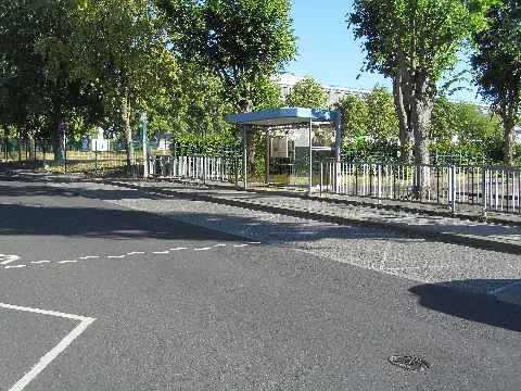 Bushaltestelle Grundschule, 1, Crumbach, Lohfelden, Landkreis Kassel