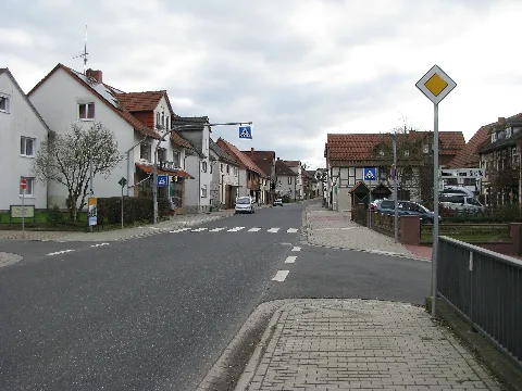 Bushaltestelle Mitte, 1, Holzhausen, Immenhausen, Landkreis Kassel