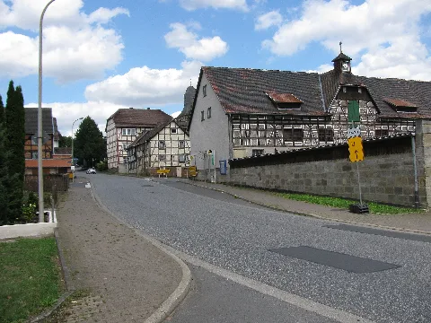 Bushaltestelle Mitte, 1, Niedermöllrich, Wabern, Schwalm Eder Kreis