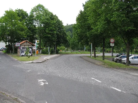 Bushaltestelle Mitte, 1, Wahnhausen, Fuldatal, Landkreis Kassel