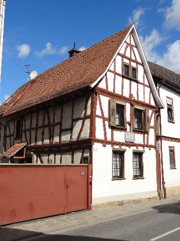 Butzbacher Straße 12 (Nieder Weisel) 01