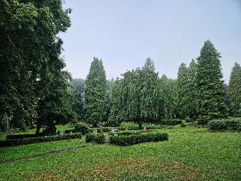 Cemetery Schleusingen 02