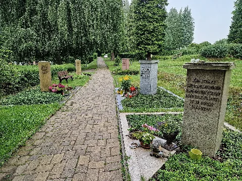 Cemetery Schleusingen 04