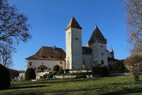 Chateau De La Sarraz 02