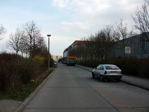 Clp 20100406 Neu Hohenschönhausen Wartiner Straße 1