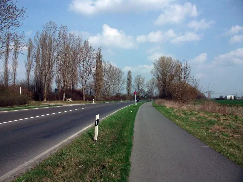 Clp 20100406 Stadtrandsiedlung Malchow Bundesstraße 2 1