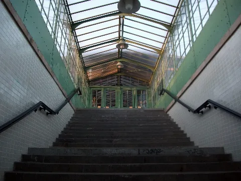 Clp 20110319 Hp Berlin Nikolassee Treppenaufgang