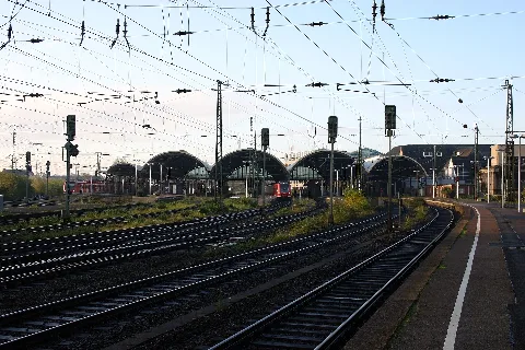 Clp 20131111 0014 Bf Mönchengladbach Hbf Bahnhofshalle