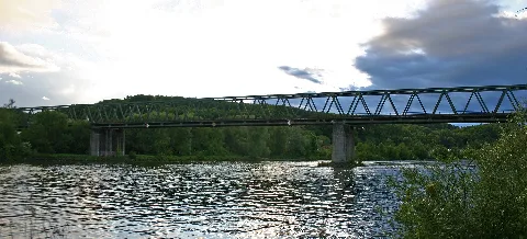 Clp 20140514 1586 Vzg 5851 Sinzinger Eisenbahnbrücke