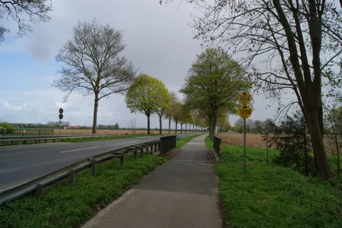 Cycle Path Towards Goch Geo.hlipp.de 18780