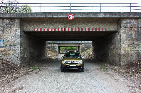 Dacia Duster Urban Explorer In Unterführung