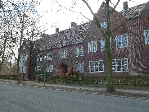 Dahlem Lentzeallee 3