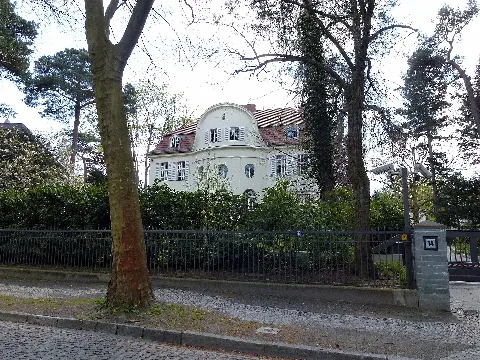 Dahlem Pücklerstraße 14 001