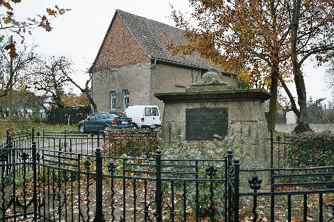 Das Kriegerdenkmal In Wischroda