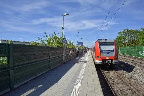 Train Station (Deutsche Bahn) Vierkirchen-Esterhofen (Vierkirchen, Upper Bavaria) on the S-Bahn (S2 of the MVV to Petershausen)