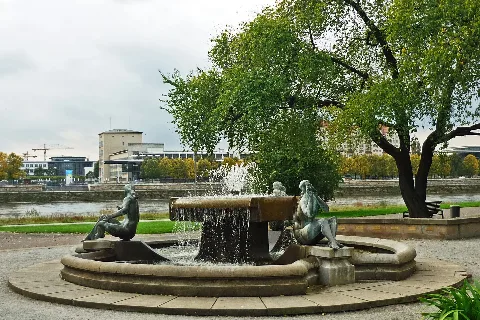 Dd Wanitschke Brunnen1