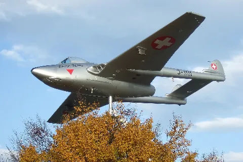 Dehavilland D.h. 100 Mk.6 Vampire "Biene Maja"