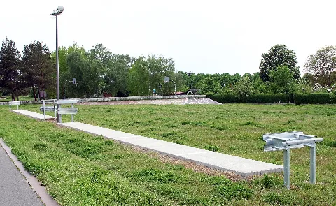 Denkmal Hans Baluschek Park (Schön) Ein Meter Autobahn&Lodewijk Heylen&2015