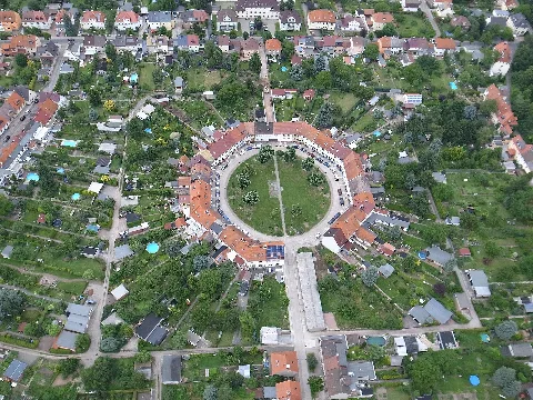 Dessau-Roßlau, Ortsteil Siedlung, Am Achteck (Baudenkmal im Denkmalverzeichniss Sachsen-Anhalt, Erfassungsnummer: 094 40822 000 000 000 000 [1])