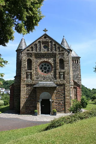 Dillhausen Portal St Laurentius