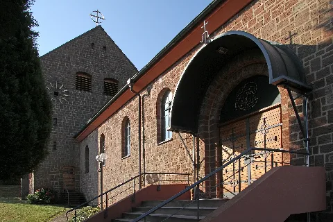 Donsieders Kirche Herz Jesu 01 Gje