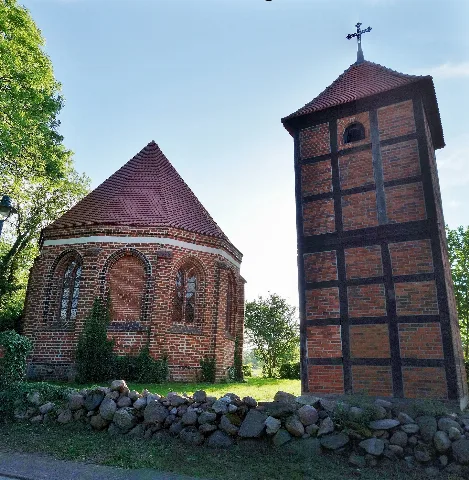 Dorfkirche Neuhausen (Berge) 2017 E